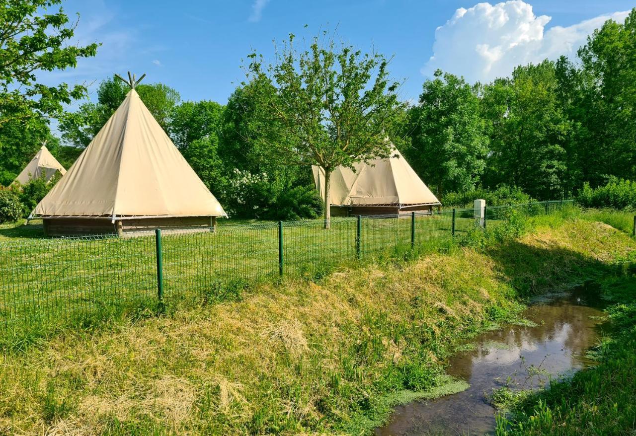 Resort & Camping - Val De Braye Bessé-sur-Braye Eksteriør bilde