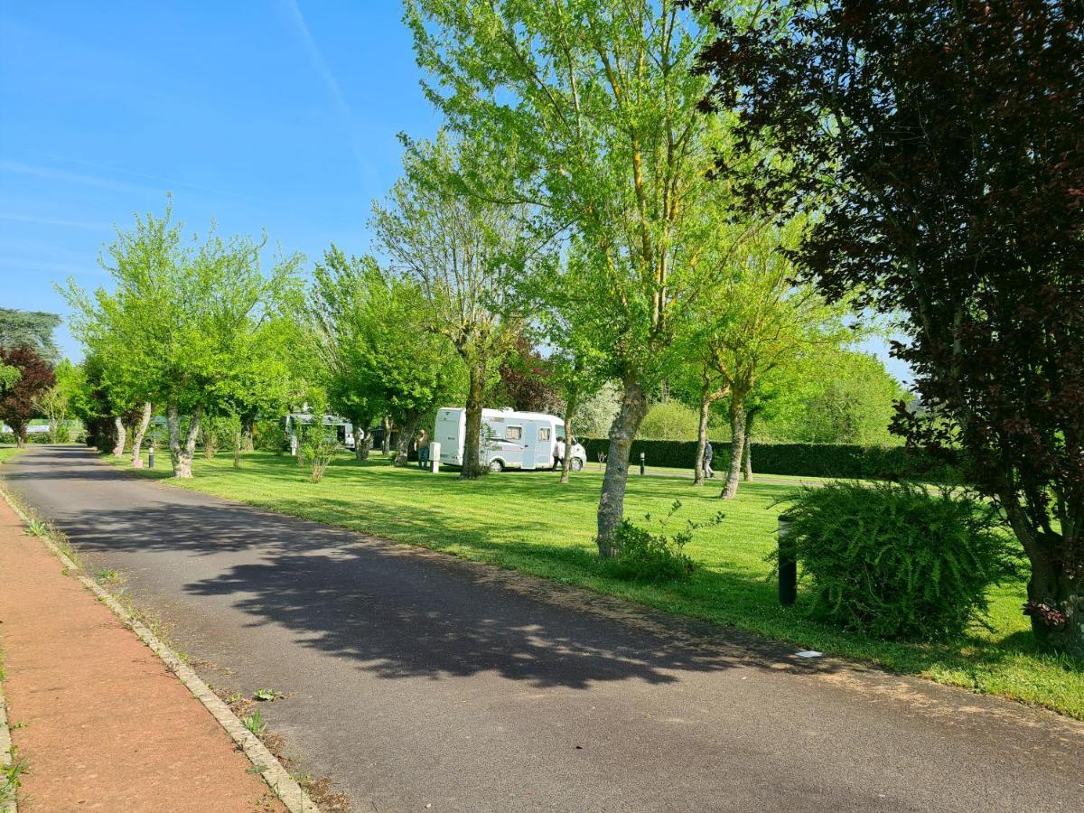 Resort & Camping - Val De Braye Bessé-sur-Braye Eksteriør bilde