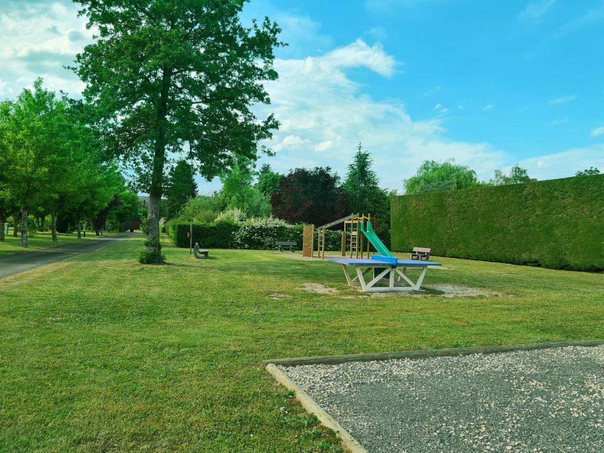 Resort & Camping - Val De Braye Bessé-sur-Braye Eksteriør bilde