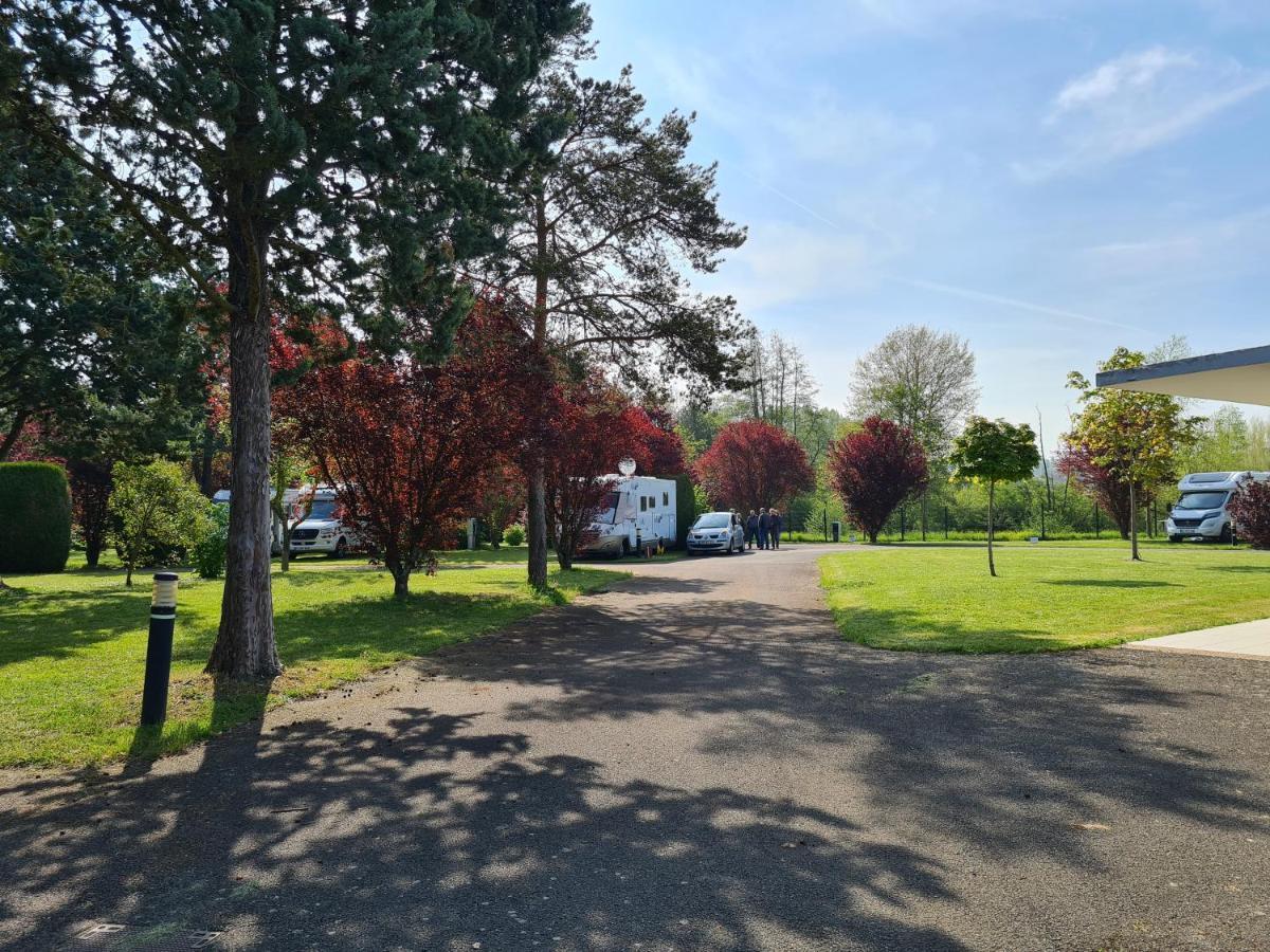 Resort & Camping - Val De Braye Bessé-sur-Braye Eksteriør bilde