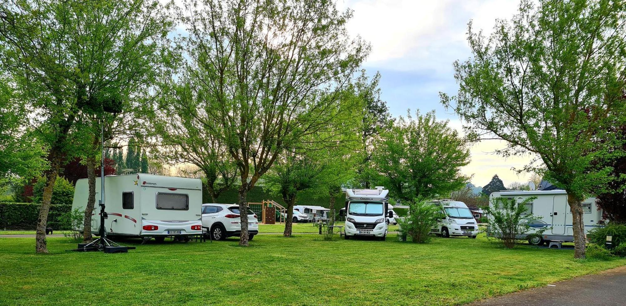 Resort & Camping - Val De Braye Bessé-sur-Braye Eksteriør bilde